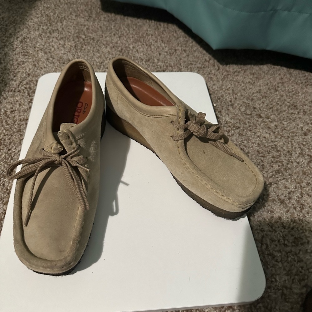 Original Wallabees / Clarks size 8.5